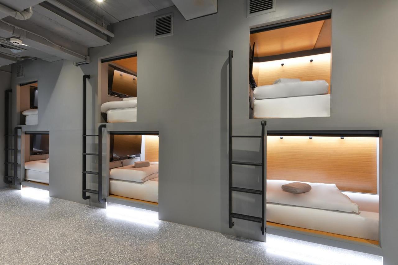 Tiang Capsule Hostel Bangkok Buitenkant foto