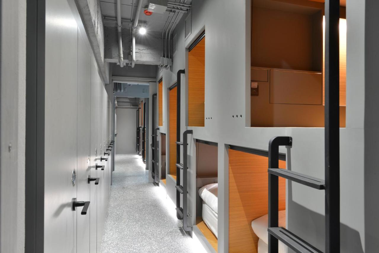 Tiang Capsule Hostel Bangkok Buitenkant foto
